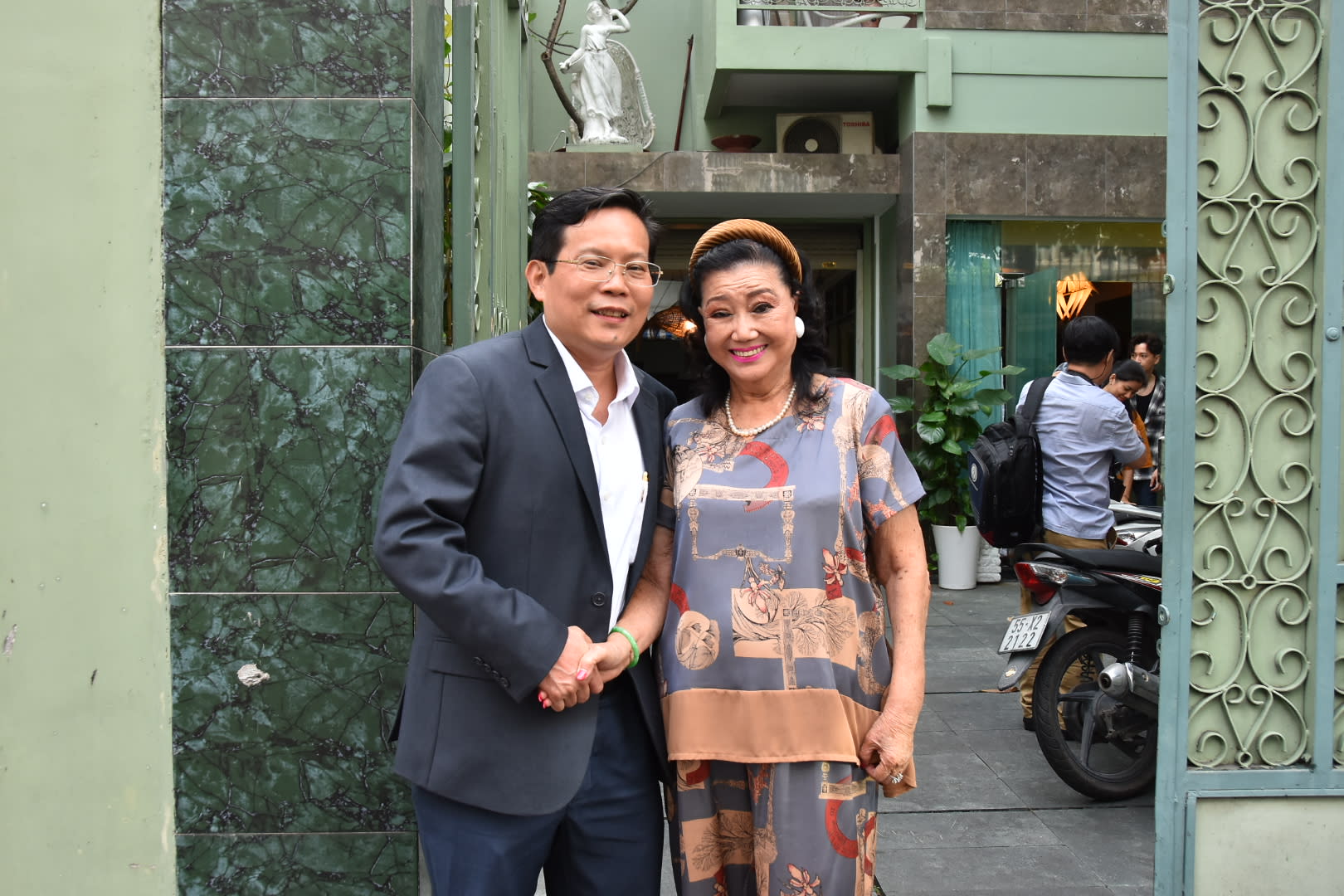 Khởi động chương trình "Mai Vàng tri ân" 2023 3 Khởi động chương trình Mai Vàng tri ân 2023 - Ảnh 2
